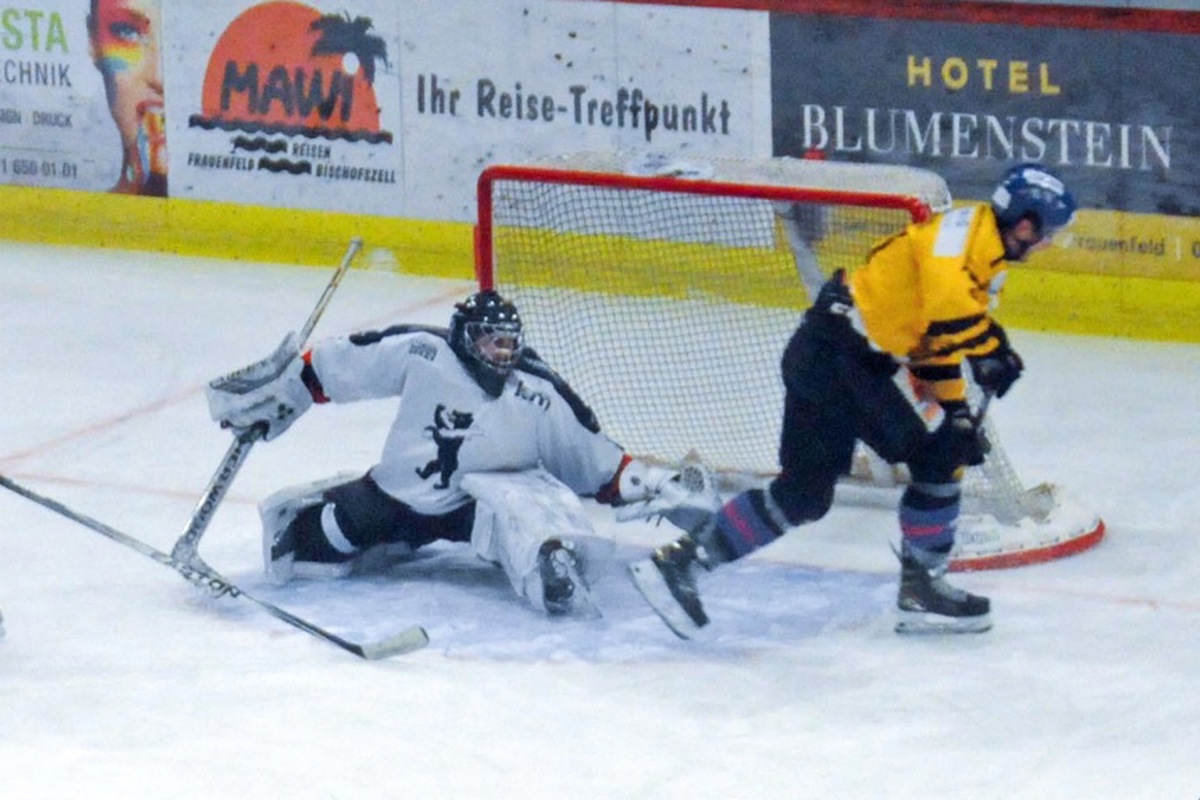 Matthias Schoop (rechts) erzielte das zwischenzeitliche 2:0 für den EHC Wilen-Neunforn.