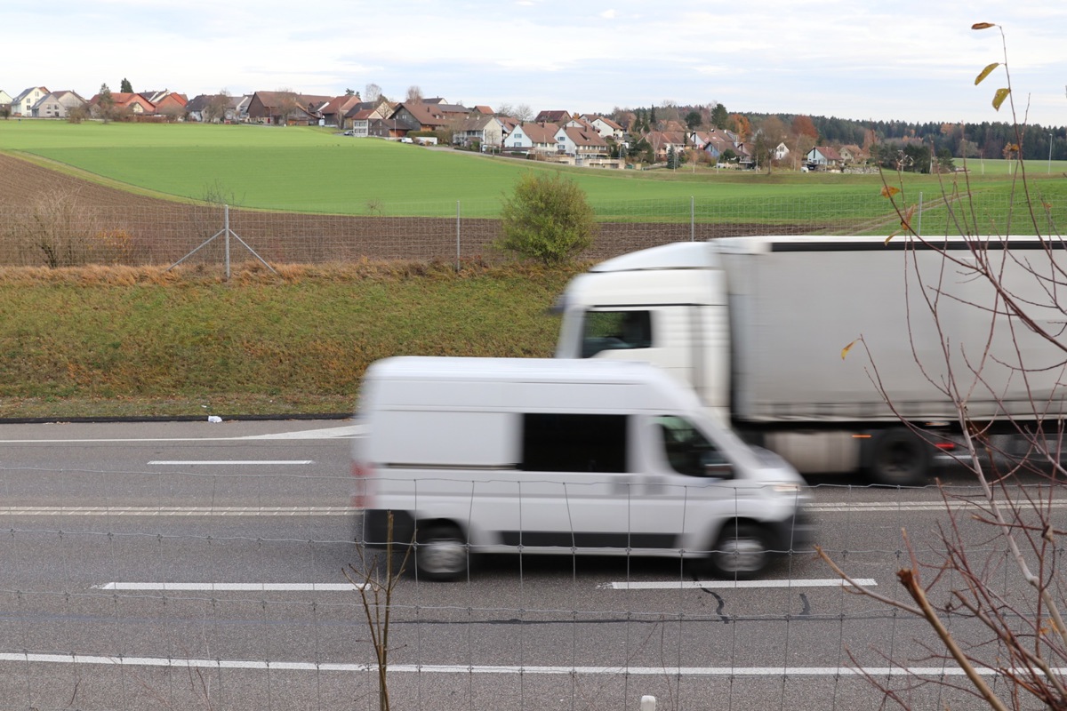 Adlikon ist vom Lärm der A4 besonders betroffen – die Bürger wollen deshalb weiterhin einen Lärmschutz.