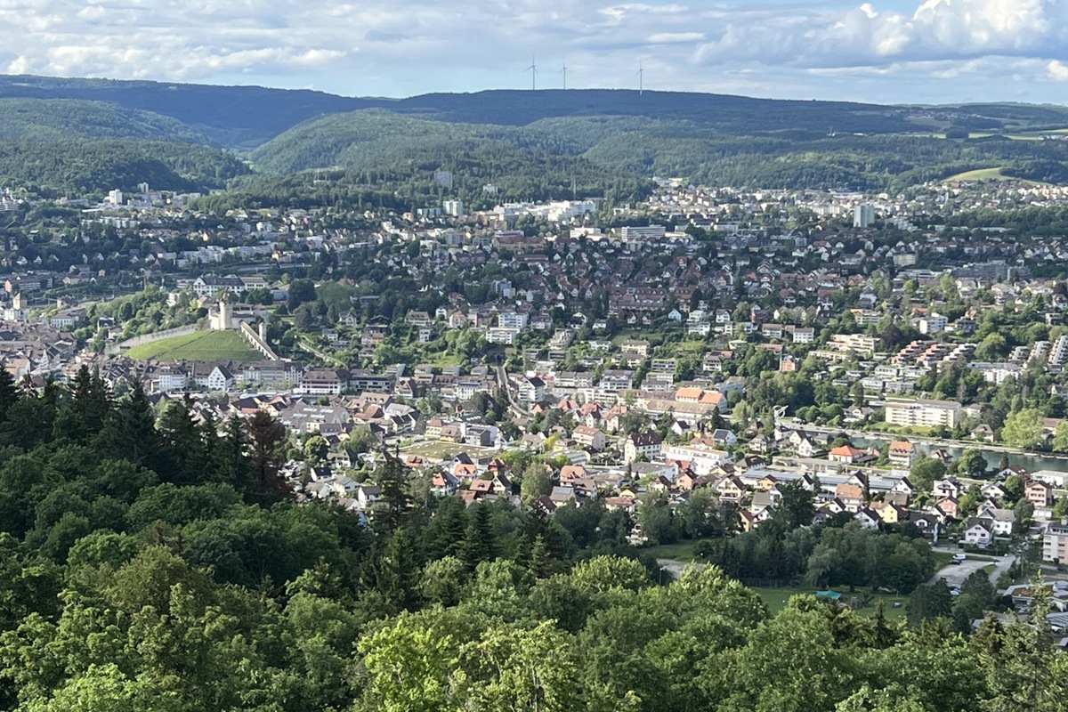 Blick vom Sendeturm auf dem Kohlfirst auf Feuerthalen und Schaffhausen