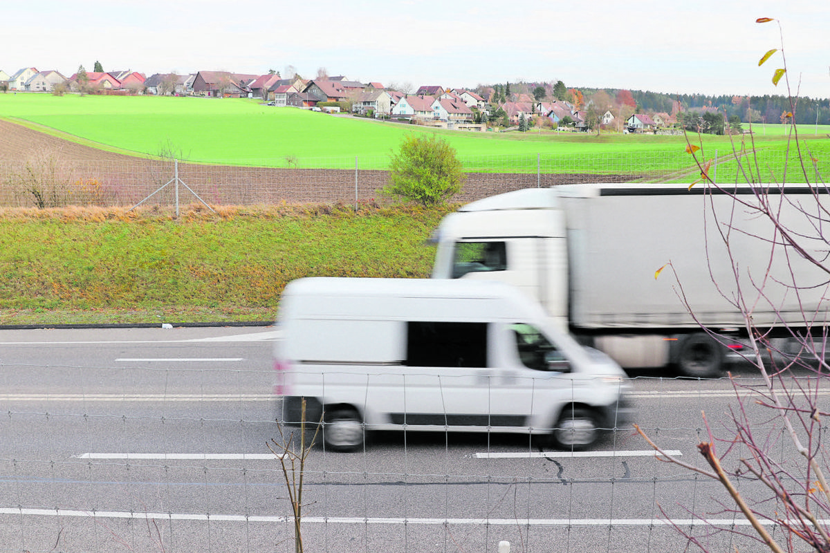 Ein Damm hat mehrere Nutzen – er absorbiert Abgase