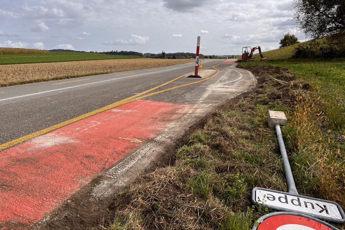 Künftig müssen Verkehrsteilnehmende ihren Blick wieder auf die Strasse richten: Ein Schild